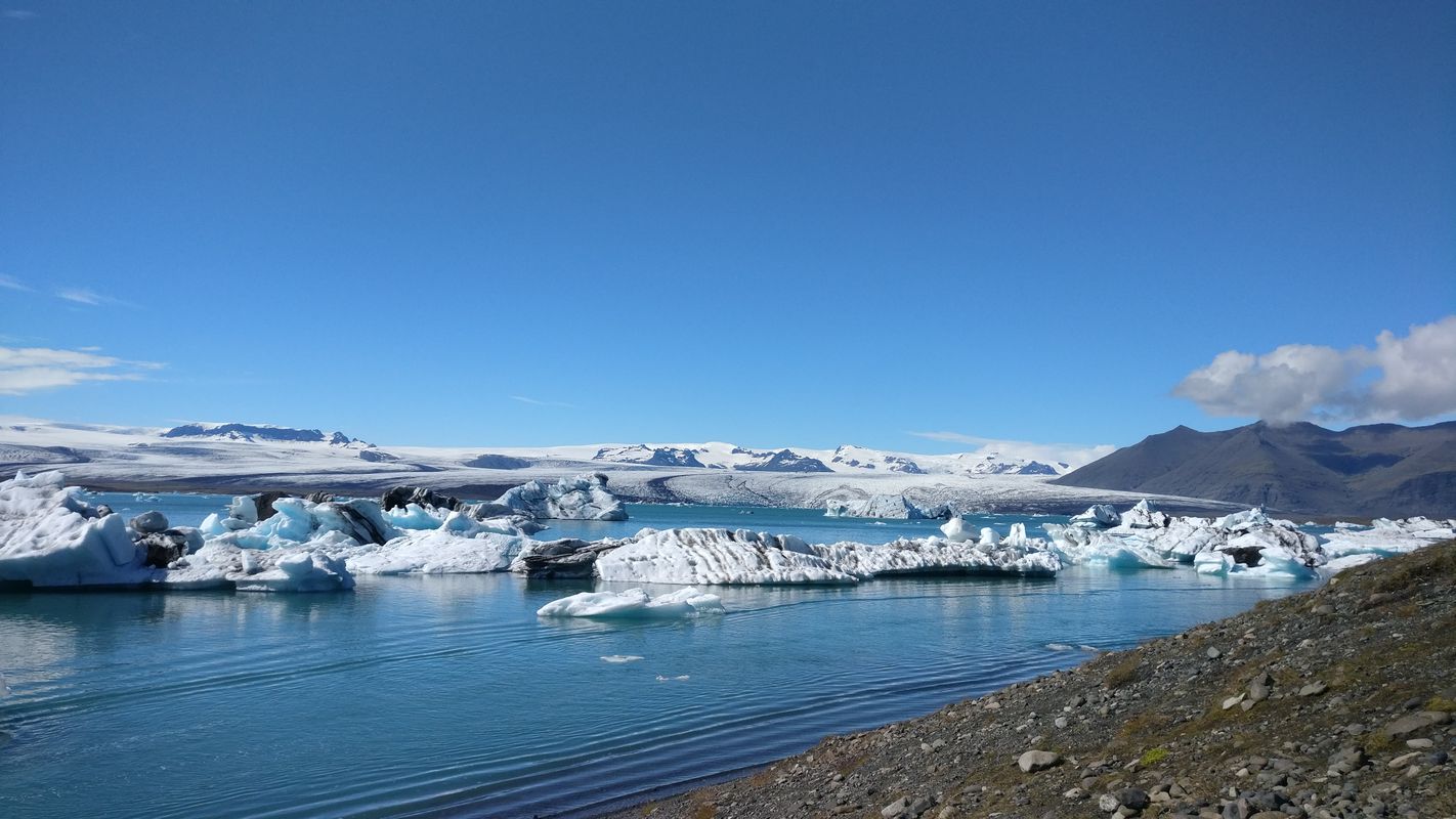 Jökulsárlón Glacier Lagoon — private tour from Reykjavík.