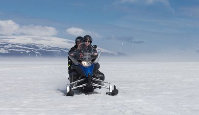 Golden Circle & Glacier Snowmobiling