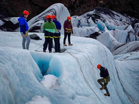 Glacier Hiking Tour - Icelandic Local Guide — photo 7