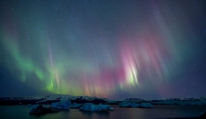 Northern Lights Chase from Glacier Lagoon