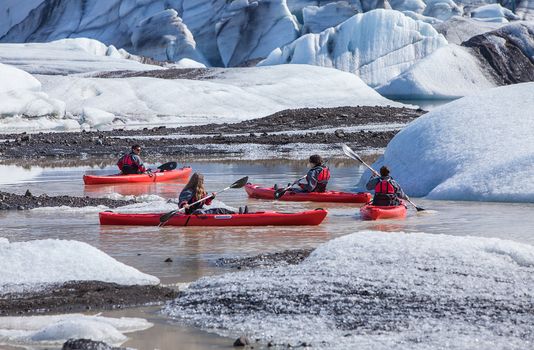 Kayaking by the Glacier — photo 2