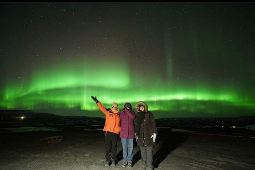 Private Northern Lights Tour with Hot Chocolate in Iceland — photo 5