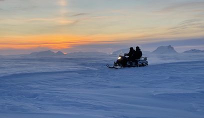 Superjeep Golden Circle & Snowmobile tour